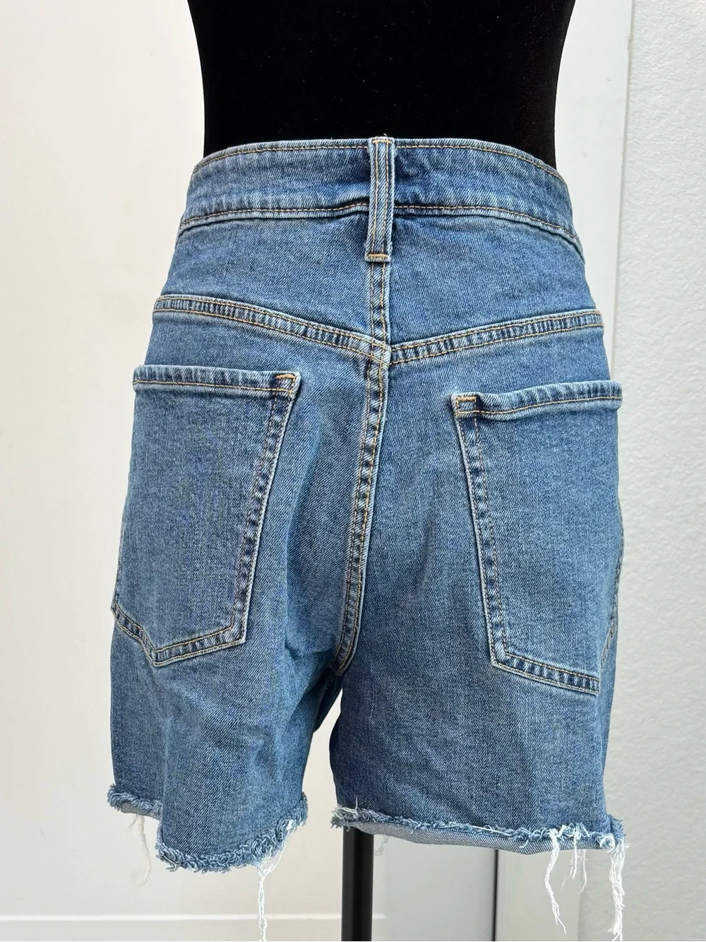 Old Navy OG Straight Denim Shorts 16 High Rise Button Fly Frayed Raw Hem Smooth